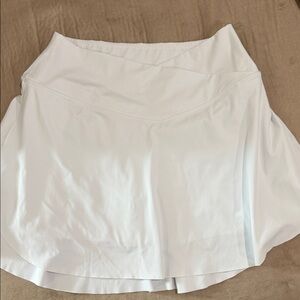 HALARA White Athletic Skirt with Built-In Shorts